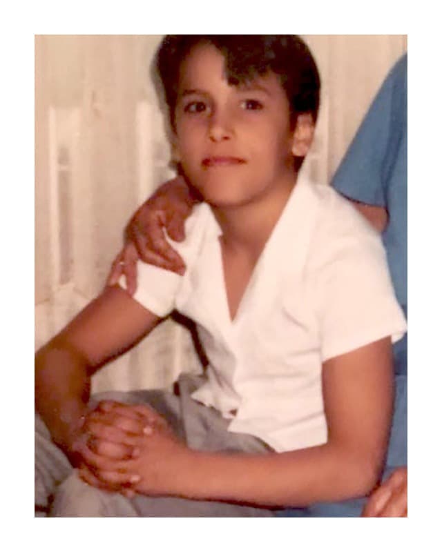 La historia de Nicky Jam se remonta a 1992, cuando tan sólo siendo un niño 11 años, y mientras trabajaba en el supermercado como empacador, fue descubierto por la esposa del director ejecutivo de una compañía de discos haciendo una improvisación de rap, así que lo llevó para que fuera escuchado.