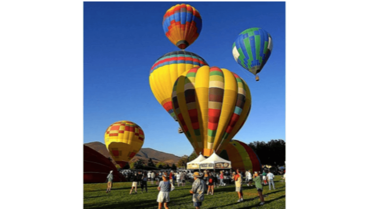 <h3 class="cms-H3-H3">7. Desert Palms, California</h3>
<br>
<br>📖
<b>Media de edad: </b>75.2 años.
<br>
<br>📖
<b>Población que asiste a la universidad: </b>1.0%
<br>
<br>📖
<b>Población menor de 18 años: </b>0.0%
<br>
<br>📖
<b>Población mayor de 65 años: </b>83.5%
<br>
<br>📖
<b>Población:</b> 6,599 habitantes.
<br>