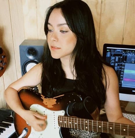 Junto a sus hermanos, Abelardo y Gustavo, cosechó grandes éxitos con los Vázquez Sounds.