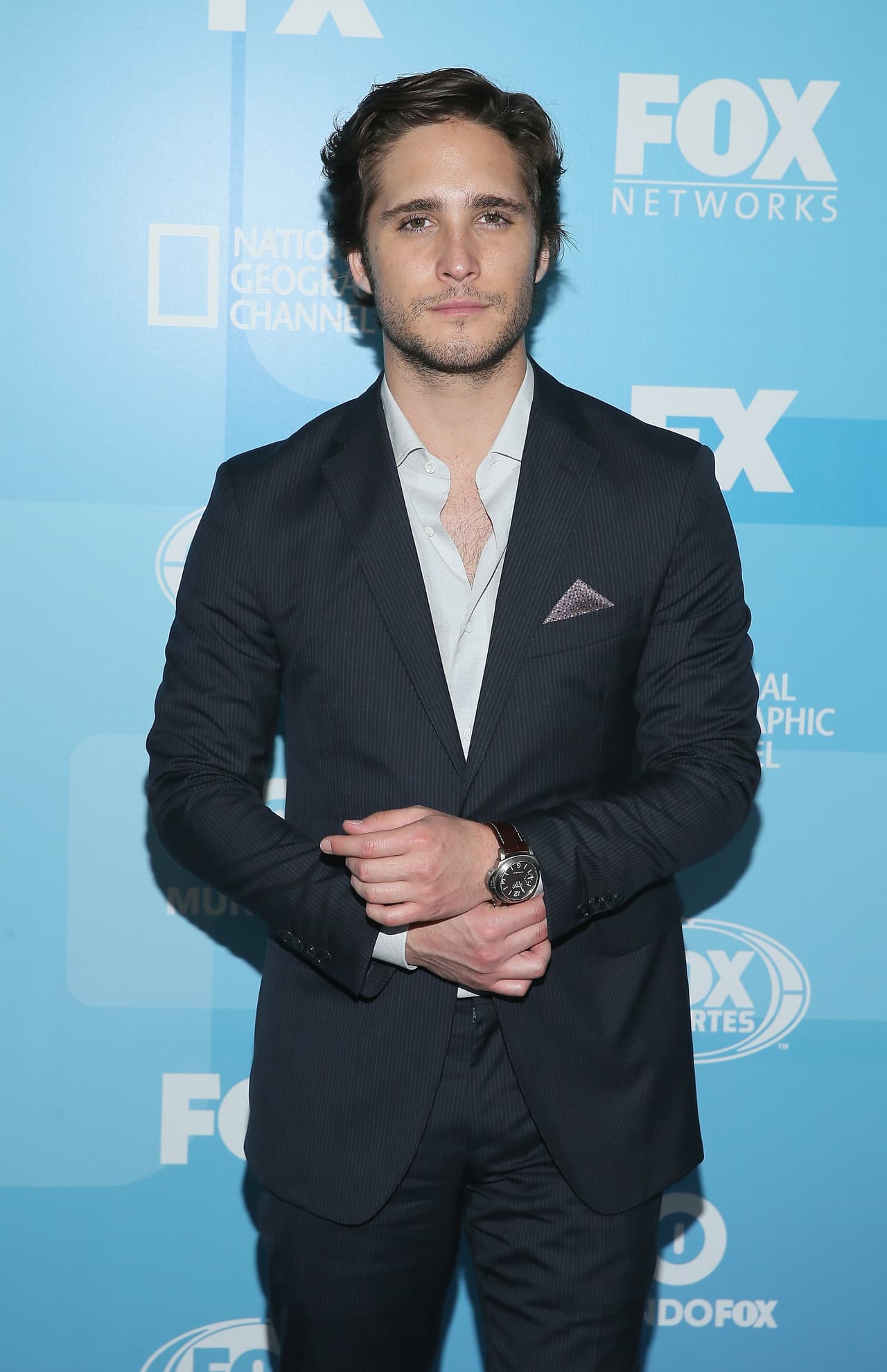 ¡No es algo sencillo! Ya que su última relación lo dejó "traumatizado", según sus propias palabras.