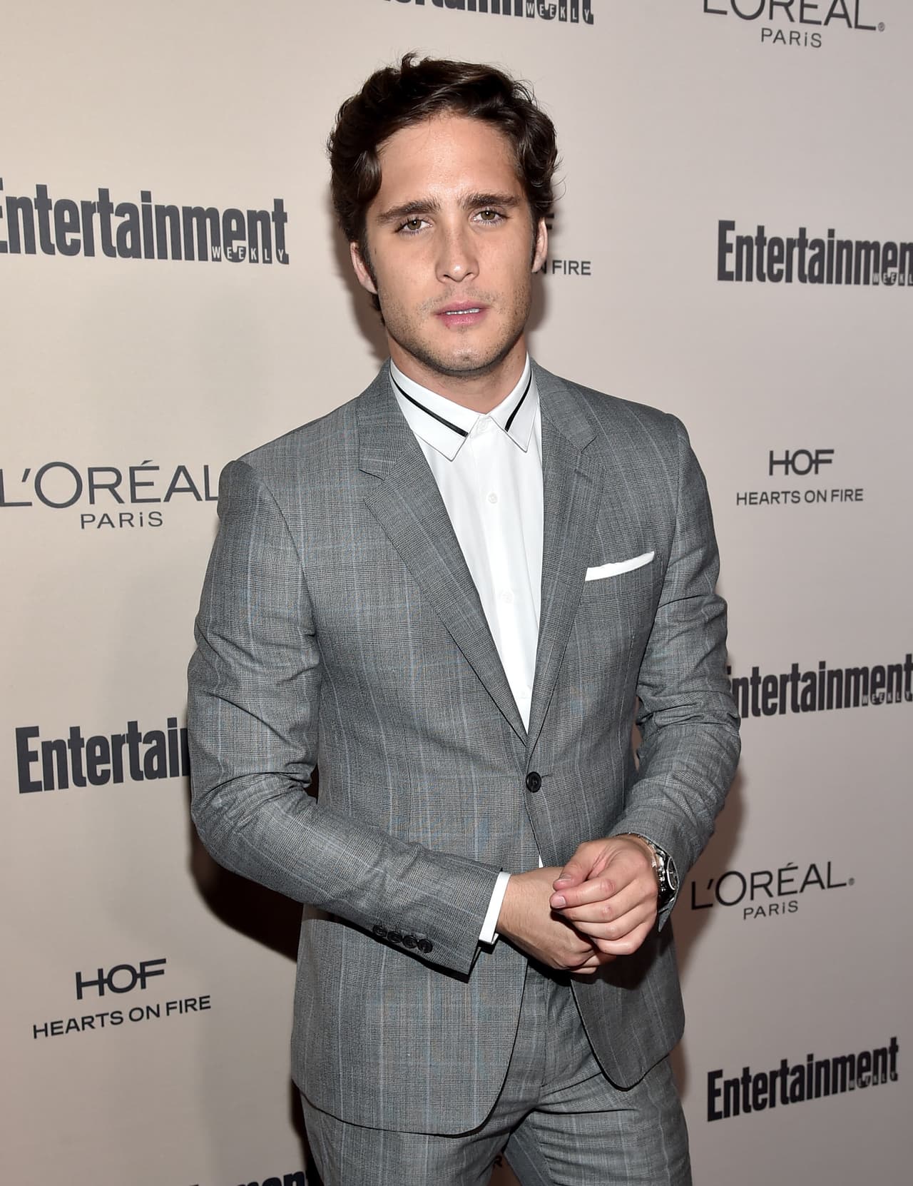 A sus 31 años, Boneta, que encarnó a Luis Miguel en la serie de Netflix del mismo nombre, se ha perfilado como uno de los actores más queridos por el público mexicano.