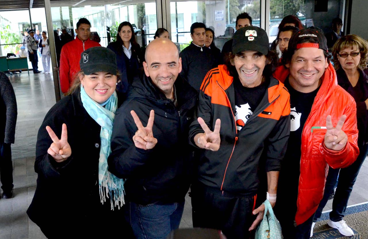 El comediante nació el 7 de febrero de 1946 en Monterrey, Nuevo León, y fue un niño "inquieto, travieso y vago", según él mismo llegó a decir. 
<br>