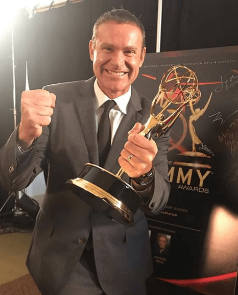 Alan Tacher estuvo en la ceremonia de los premios Emmy en donde tuvo la fortuna de recibir un galardón más para Despierta América.