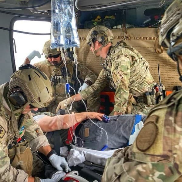 Un miembro de la Patrulla A Caballo de la estación Casa Grande se lastimó de gravedad mientras se encontraba en servicio.