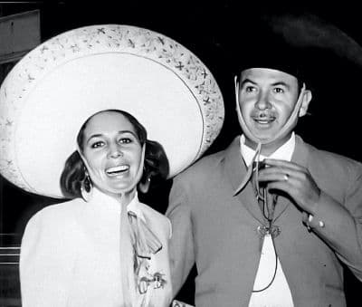 El clan Aguilar es otro de los que ha acompañado a la audiencia mexicana por varias generaciones. Todo comenzó con el matrimonio de 
<b>Antonio Aguilar y Flor Silvestre</b>, dos grandes la música regional.