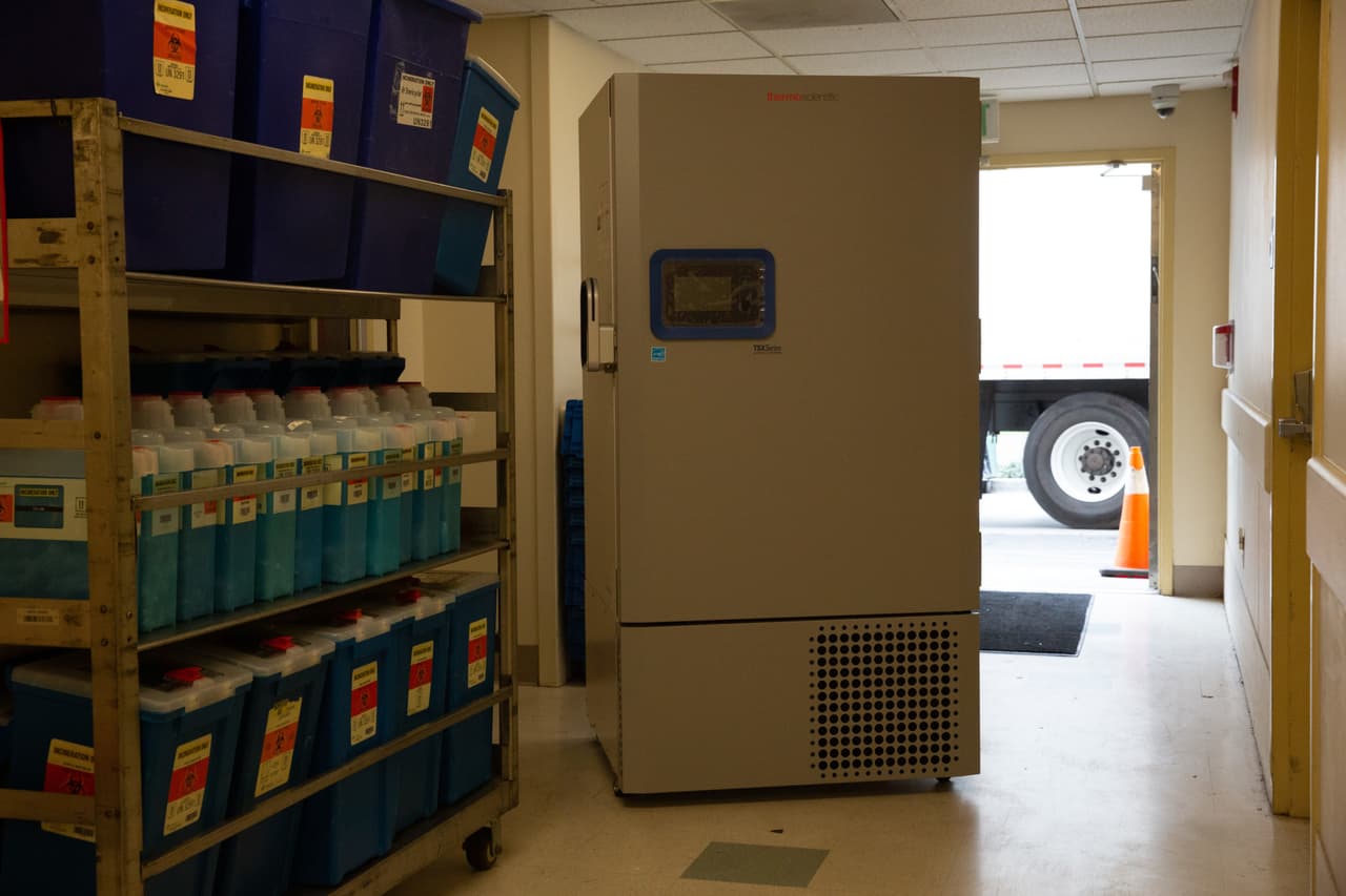 El estado dorado recibió más de 2.4 millones de dosis de la vacuna contra el covid-19 el pasado diciembre, sin embargo, hasta la fecha, menos de un tercio de las mismas han sido aplicadas.