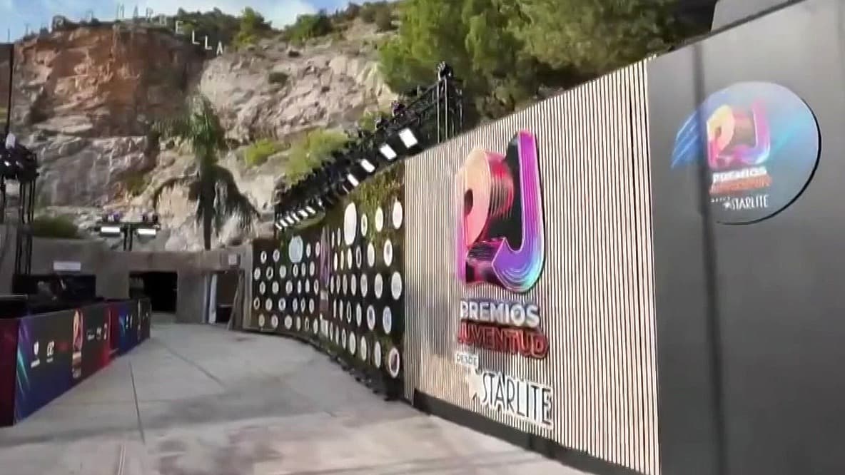Mau y Ricky ensayan en Marbella para el espectáculo de los Premios Juventud