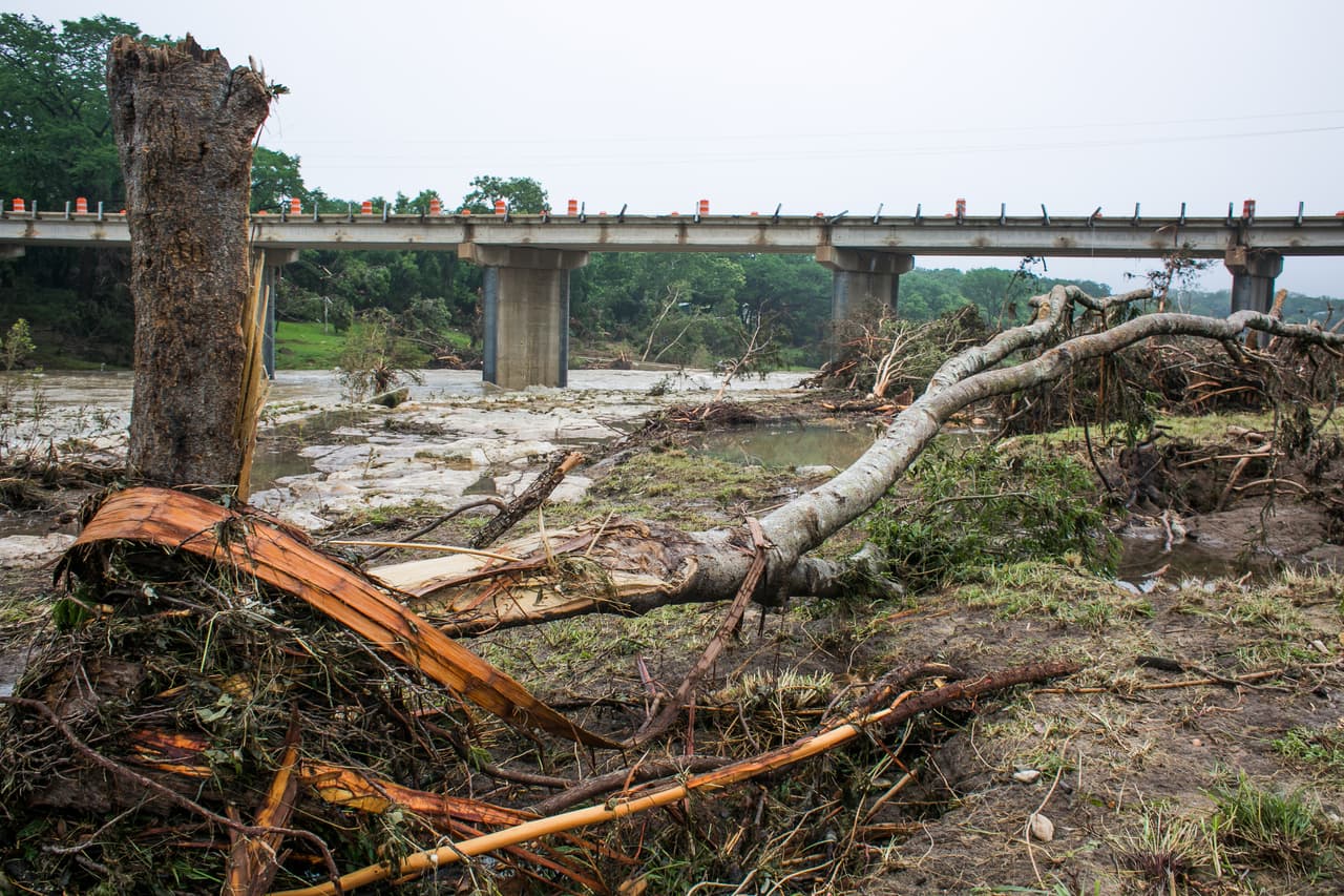 Algunas zonas de la ciudad quedaron bajo el agua luego de intensas lluvias.