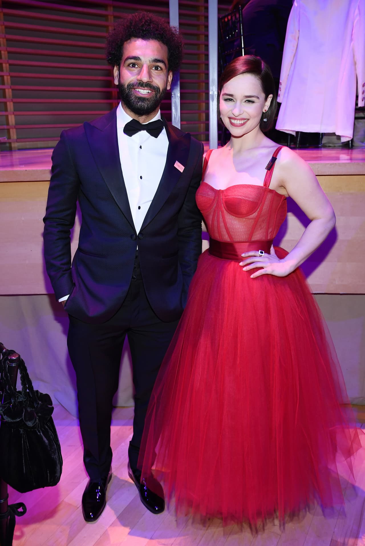 Salah defendió los derechos de las mujeres en la revista Time y eso de seguro lo supo la actriz Emilia Clarke, que buscó un recuerdo con el futbolista.