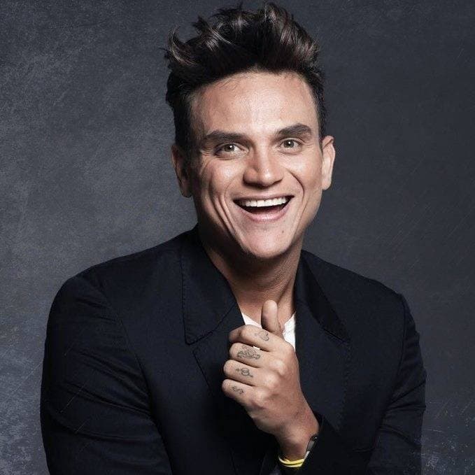 Silvestre Dangond concursa por Mejor canción para bailar.