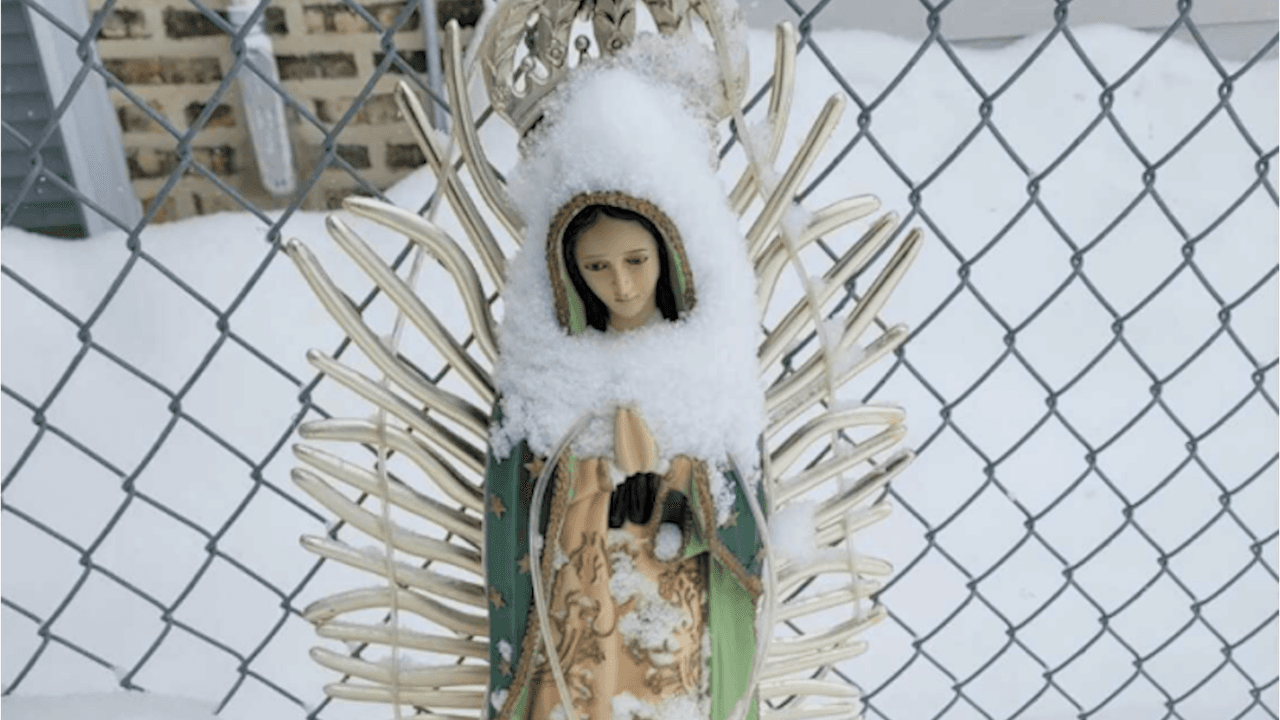 <b>Las fotos más curiosas de la nevada 2021 en Chicago:</b> Después de varios días seguidos con nieve, la ciudad de Chicago pasó a tener durante tres días seguidos temperaturas superiores a los 40 grados. Aquí un recuerdo de lo que fue la última tormenta invernal de la temporada, al menos de momento.