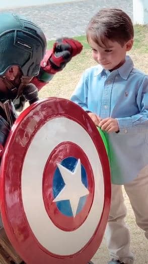 A través de su perfil en Instagram, la también empresaria compartió una serie de imágenes de este cumpleaños número cuatro de su hijo.