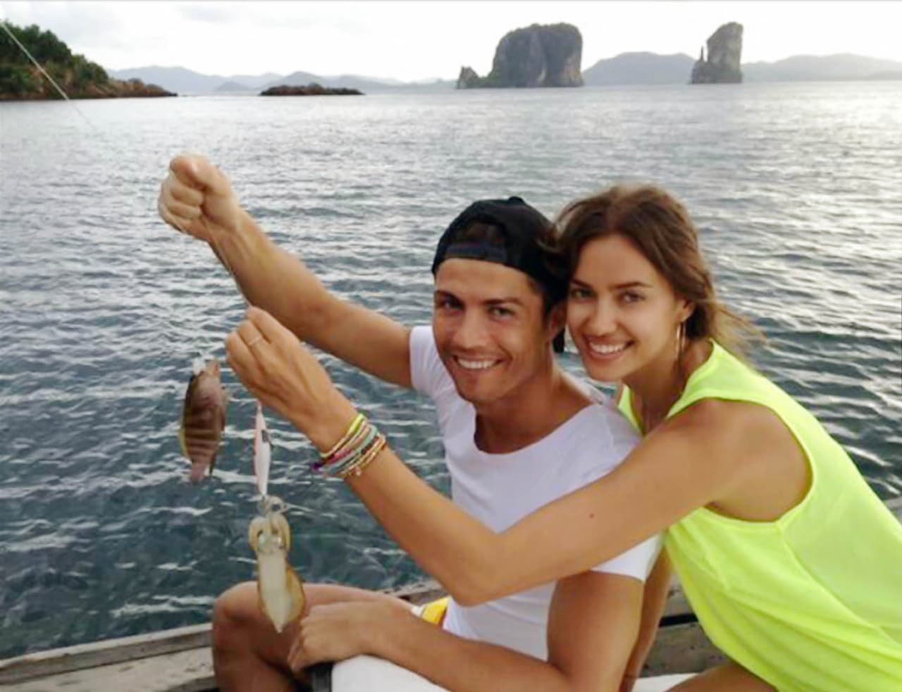 No olvidemos que Irina ya lo olvidó en brazos del apuesto actor Bradley Cooper.