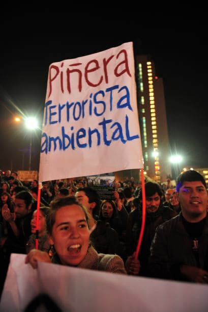 Se debe "compatibilizar el necesario cuidado del medio ambiente con la igualmente necesaria energía para el desarrollo. No podemos decir que necesitamos energía, consumirla abundantemente y, al mismo tiempo, oponernos a todas las fuentes que la generan", dijo Piñera.