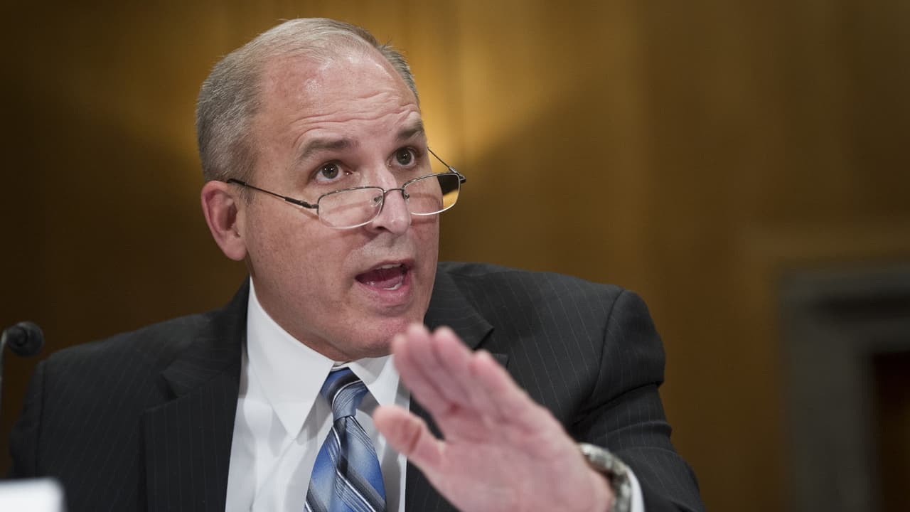 Trump nombra a ex jefe de la Patrulla Fronteriza como director del Servicio de Control de Inmigración y Aduanas (ICE)