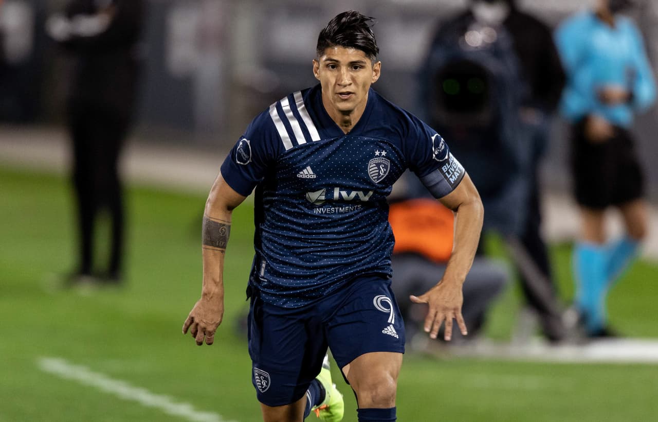 Peter Vermes: "Alan Pulido trabaja increíblemente fuerte cada día, nunca se queja"
