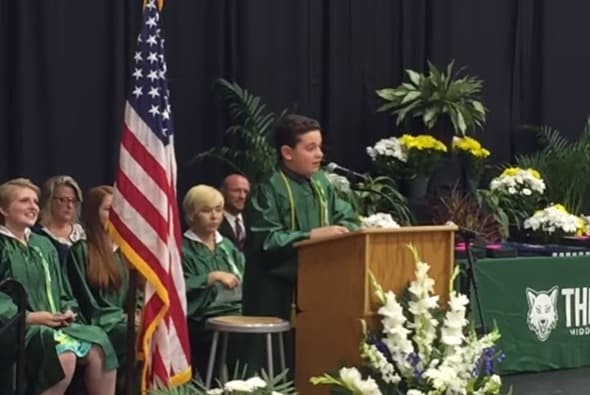 Estudiante de Chicago causa sensación por su imitación de candidatos presidenciales