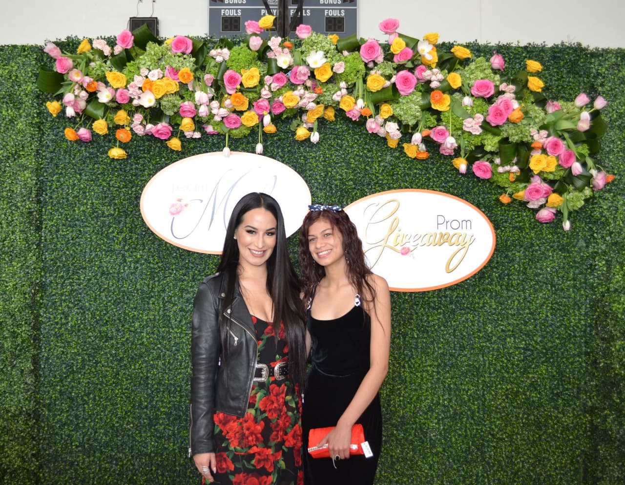 "Estoy muy feliz de poder ayudara estas niñas, y si Dios quiere seguiremos haciendo estos eventos que se pagan solo con ver la sonrisa de todas las estudiantes. Cosas como estas son las que valen la pena en la vida", dijo la cantante, quien recién dio a conocer su nuevo sencillo 'Merezco mucho más'.