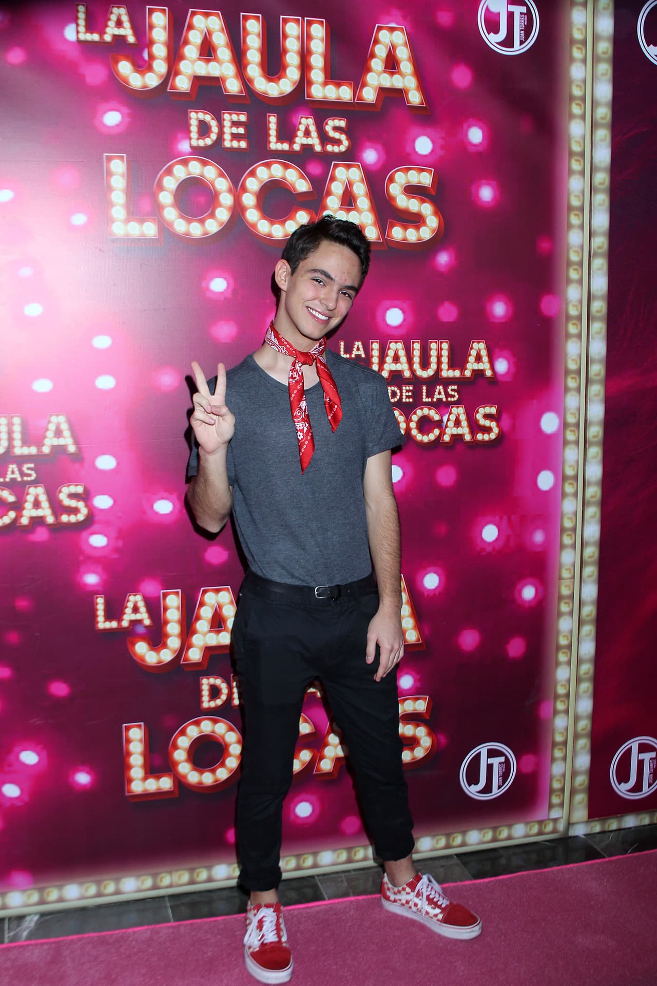 “Felicito a Bárbara López y Macarena Achada por su extraordinario trabajo”, agregó Bondoni. 
<br>