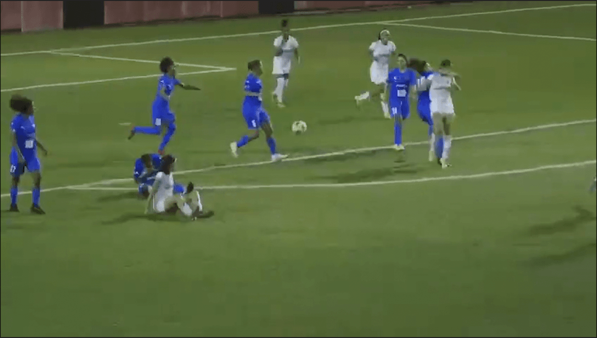 ¿Era boxeo? Pelea a puños en el futbol femenil de Panamá