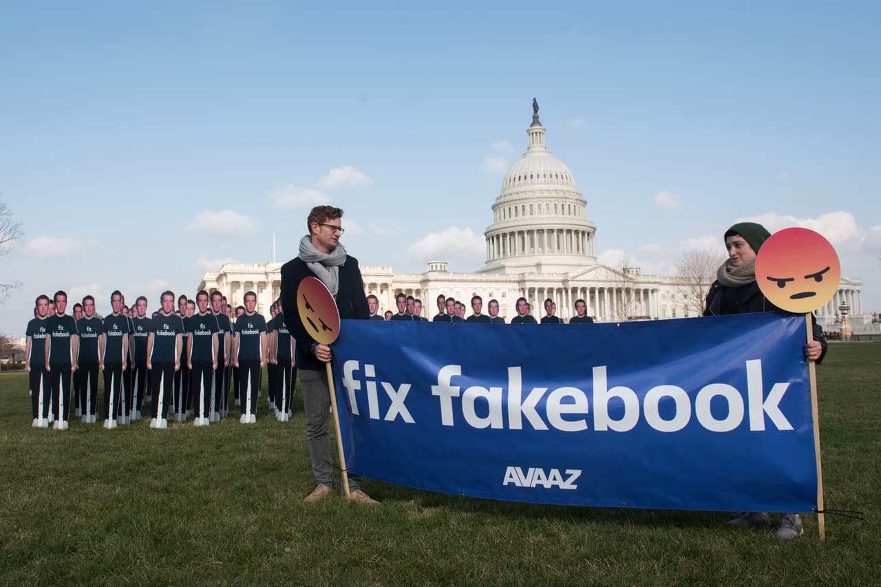 La organización de la protesta asegura que "es fundamental que Zuckerberg elimine 'Fakebook' al prohibir TODAS las cuentas de usuarios falsos o impostores".