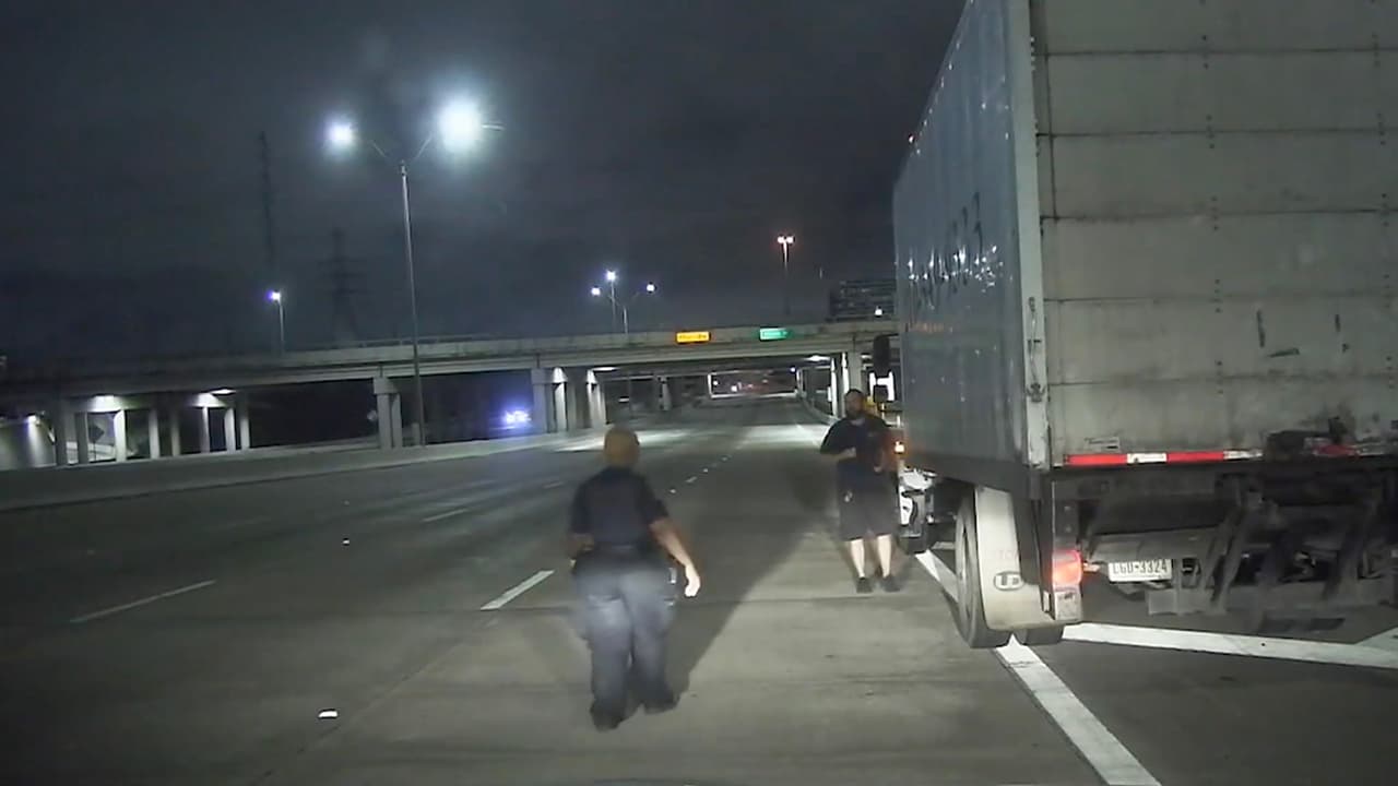 Oficial se salva de un accidente causado por presunto conductor ebrio al oeste de Houston