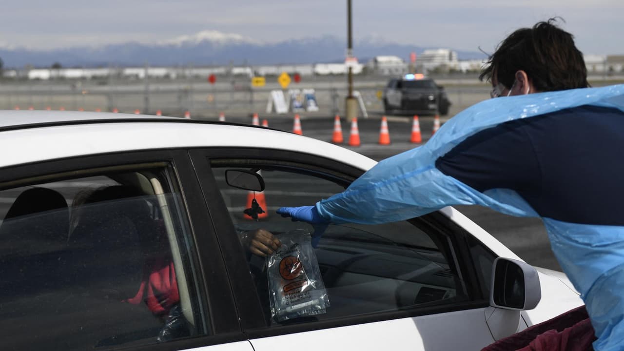 El condado de Dallas abre tres sitios más de pruebas covid-19 gratis