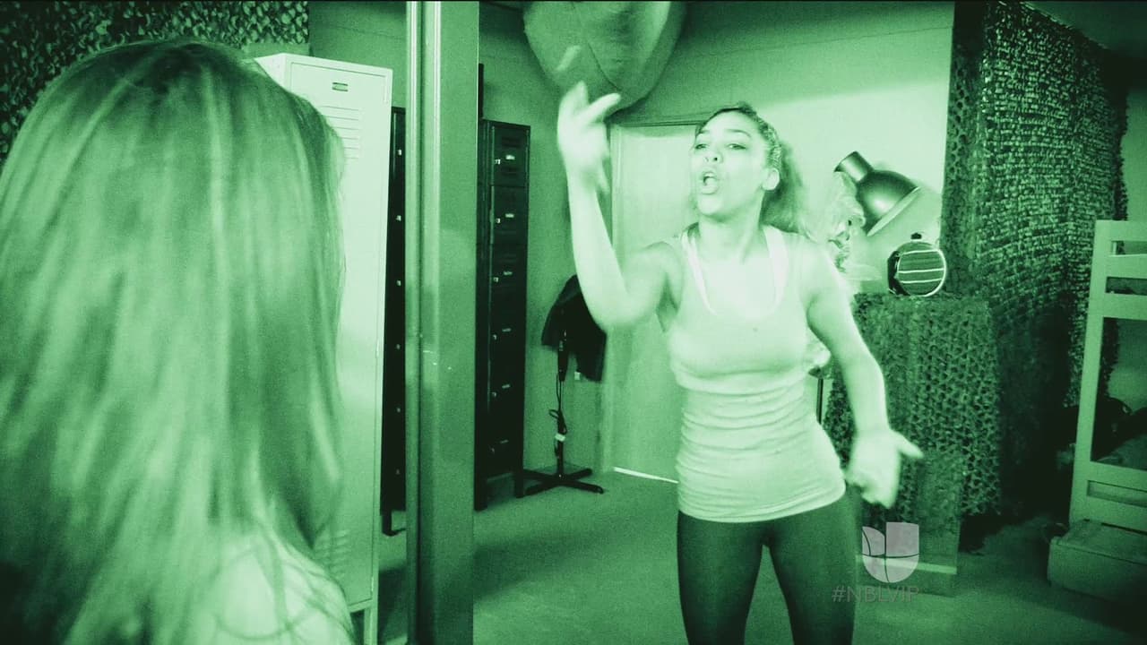 A Ligia no le cayó en gracia que Zoila quisiera adelantarlas en la fila que ella y sus compañeras llevaban en orden, mientras estuvieron trotando minutos antes.