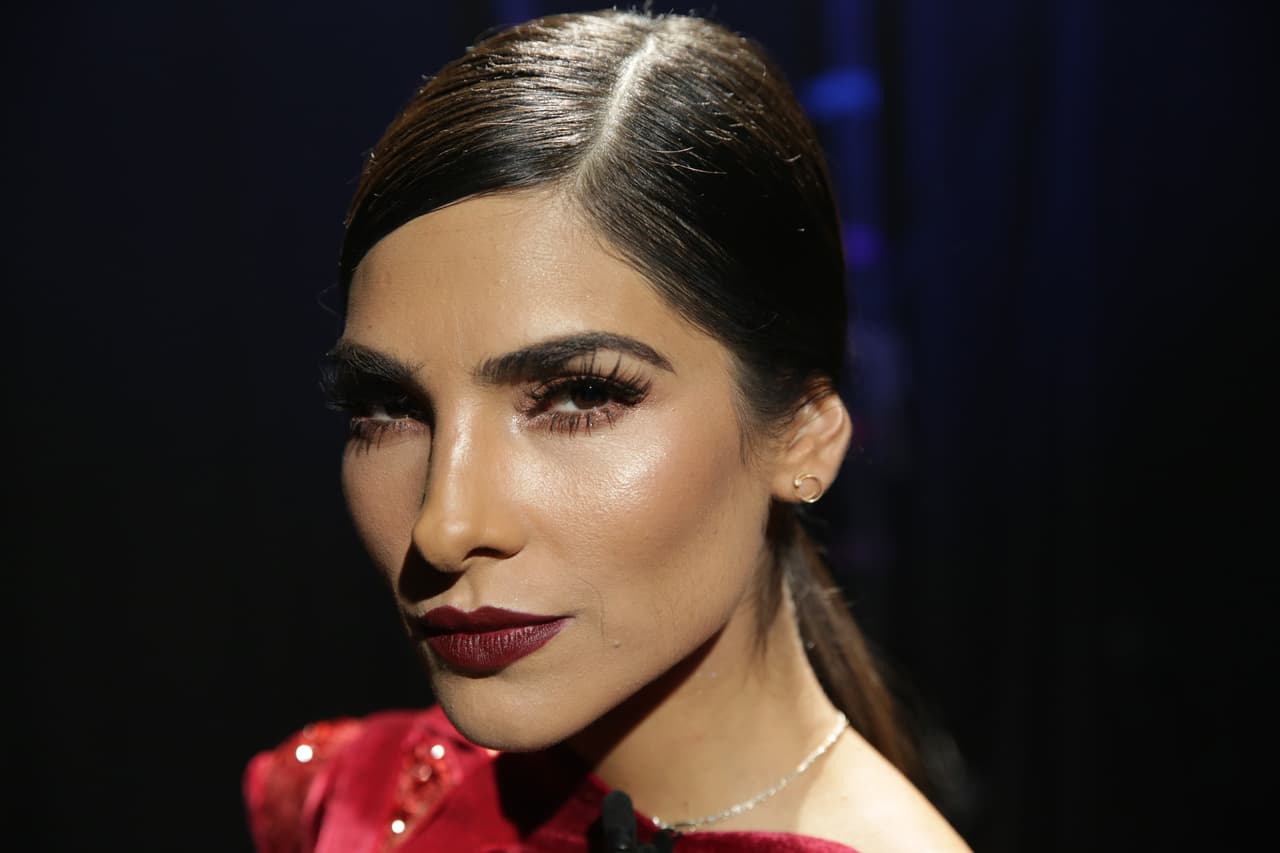 En esta ocasión eligió por llevar el cabello recogido.