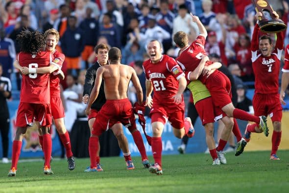 UNIVERSIDAD DE INDIANA - Los aficionados al fútbol de Indiana cuentan con un gran equipo tanto femenino como masculino, que han ganado 8 campeonatos de la NCAA desde 1982. Entra iuhoosiers.com e inspírate con este gran equipo.