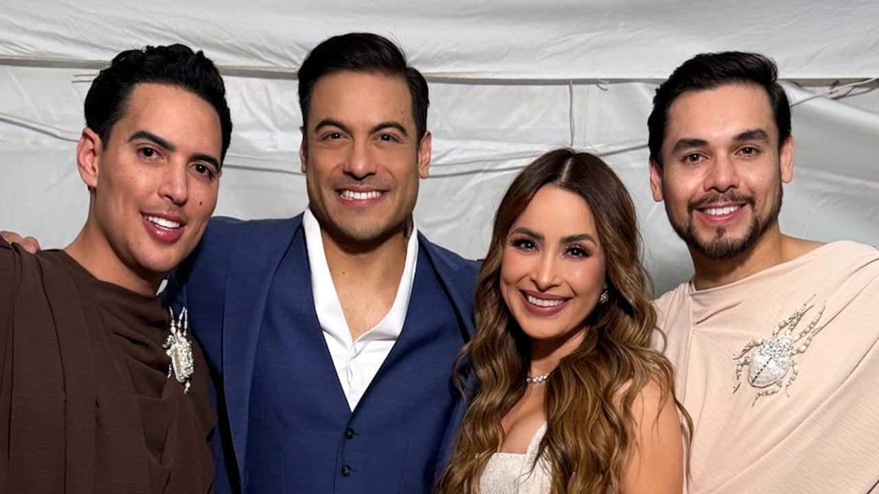 Carlos Rivera cumple sueño de ‘influencer’ al cantar en su boda: su presencia pondría alto a rumores