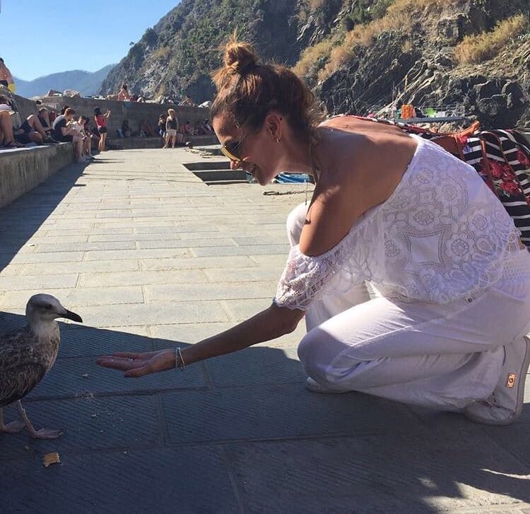 "Gracias Dios por un año más de vida!!!! Gracias Dios por todas las bendiciones que me regalas. Gracias Dios por tener el hombre que siempre soñé a mi lado. Gracias Dios por darme el privilegio de ser madre y cumplir mi sueño. Gracias Dios por los padres que me diste. Gracias Dios por mis hermanos y familia. Gracias Dios por mi #bigfamily", escribió Cristy.