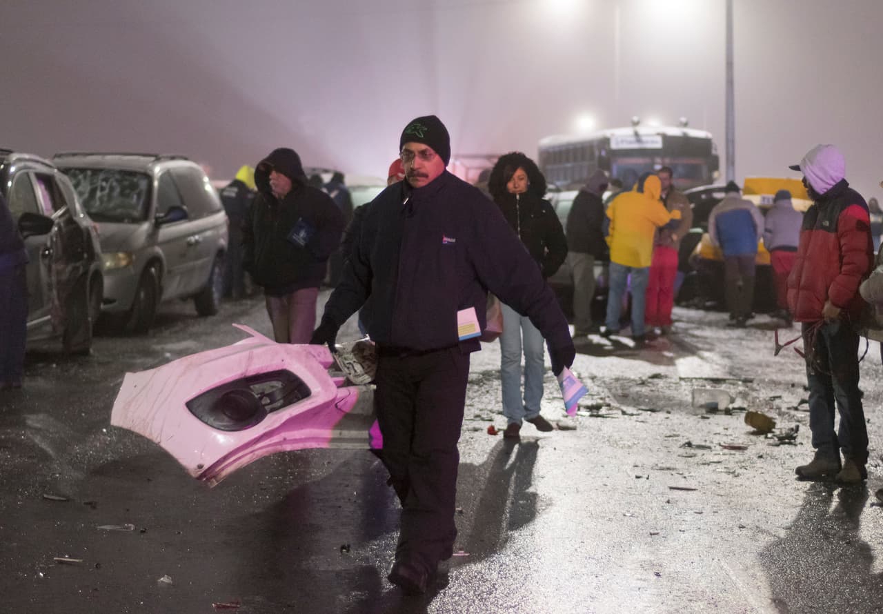 El incidente involucró a 40 vehículos que no pudieron ser controlados en el pavimento congelado. La prensa local reportó que personal de la Cruz Roja Mexicana atendió en el lugar del accidente a algunos conductores y tripulantes de vehículos por lesiones y golpes menores.