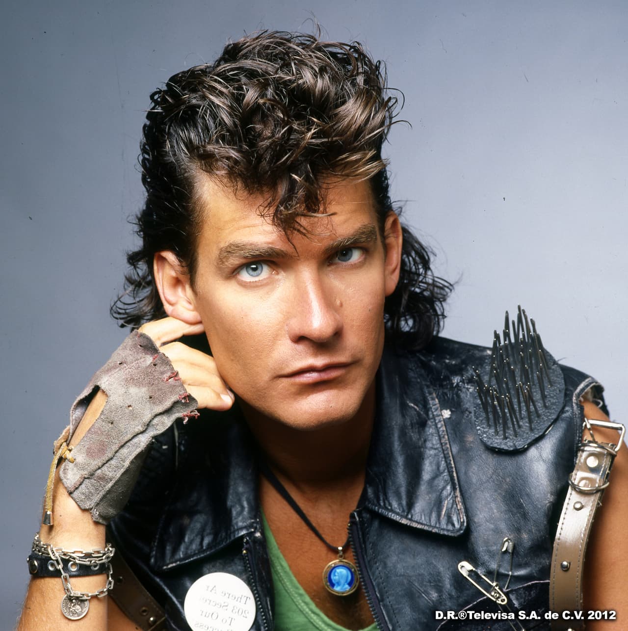 ¿Qué tal el look del malvado "Memo" de "Quinceañera"?