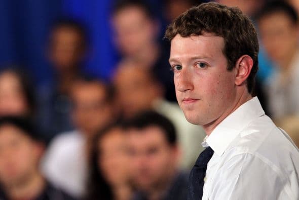 El período de la fundación de Facebook fue objeto de diversos procesos judiciales, que condujeron a Zuckerberg a pagar $65 millones a tres ex compañeros de universidad, Cameron y Tyler Winklevoss y Divya Narendra y a reconocer el papel de "confundador" a su ex socio, Eduardo Saverin.