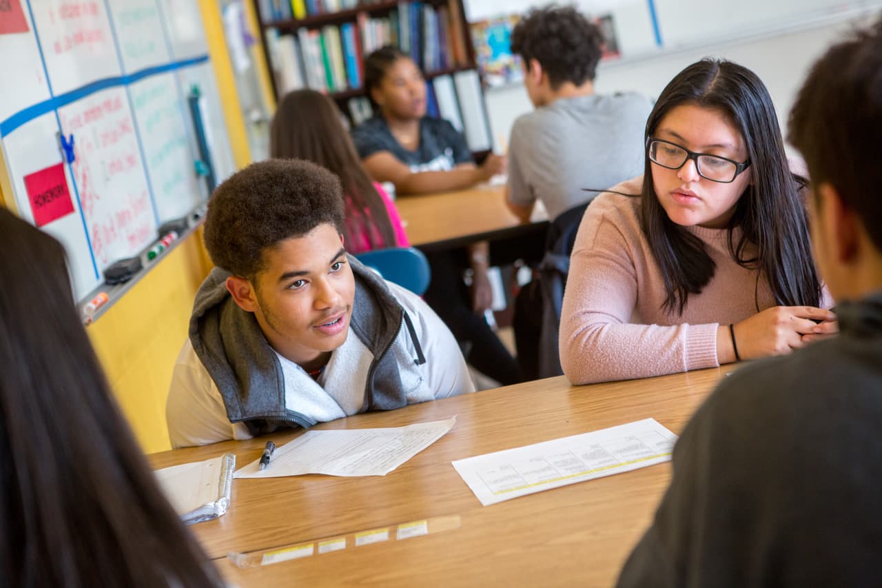 Los estudiantes que están aprendiendo inglés aumentan, pero los fondos no