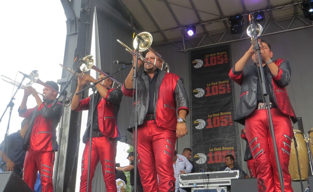 Banda MS puso a todos los asistentes de Fiestas Patrias 2015 a mover el esqueleto. Todo un deleite verlos en el escenario.