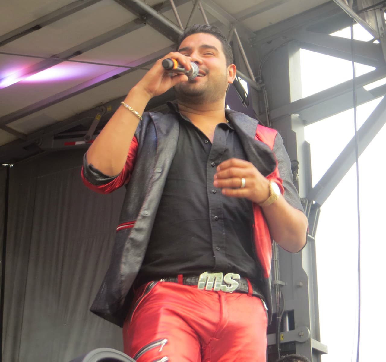 Banda MS puso a todos los asistentes de Fiestas Patrias 2015 a mover el esqueleto. Todo un deleite verlos en el escenario.