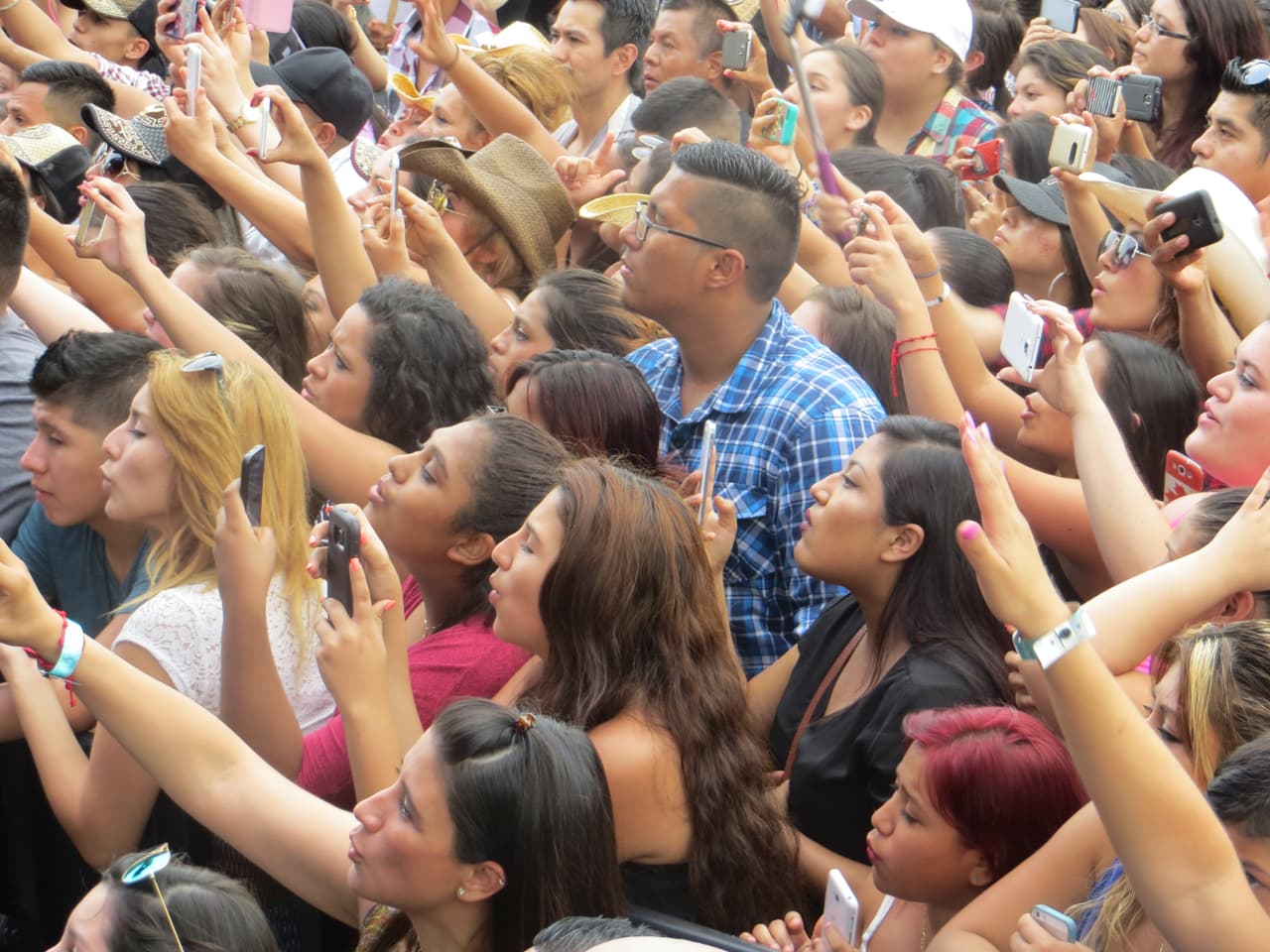 Banda MS puso a todos los asistentes de Fiestas Patrias 2015 a mover el esqueleto. Todo un deleite verlos en el escenario.