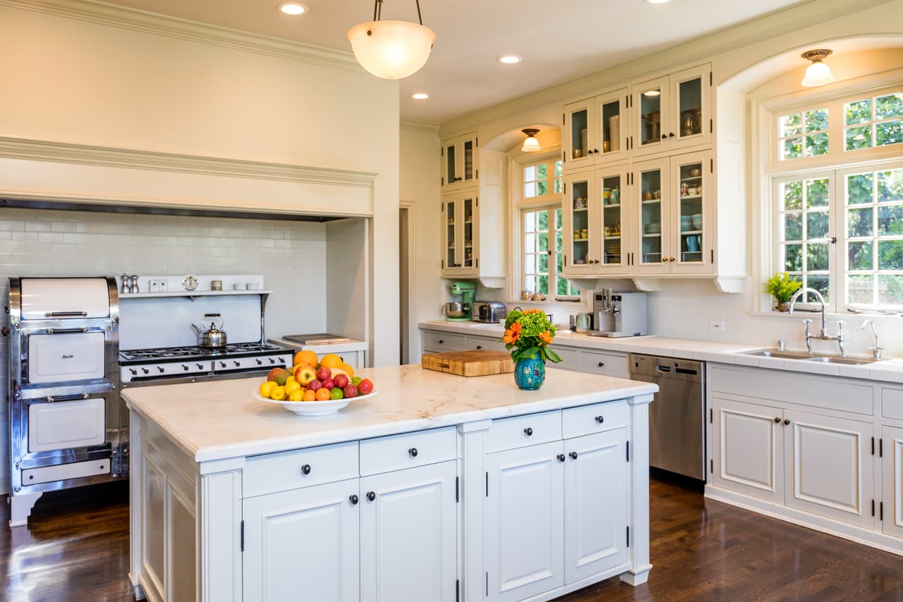 Photo © 2017 Splash News/The Grosby Group EXCLUSIVE Los Feliz, April 14, 2017. Angelina Jolie splashes out nearly $25 million on a six-bed-home in Los Feliz, CA. The six-bed, 10 bathroom property, set on 2.1 acres, once belong to Cecil B. DeMille. The home originally sold for $28,000 in 1916. The home is located in the gated area of Laughlin park, a short drive from the Los Feliz compound she shared with Brad Pitt. Aerial views of the property, land and pool.