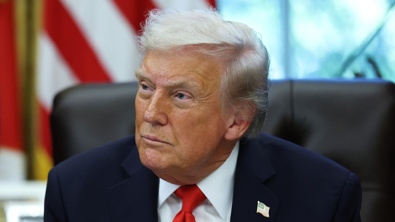 ¿Por qué Trump le está reclamando 230 millones de dólares al Departamento de Justicia?