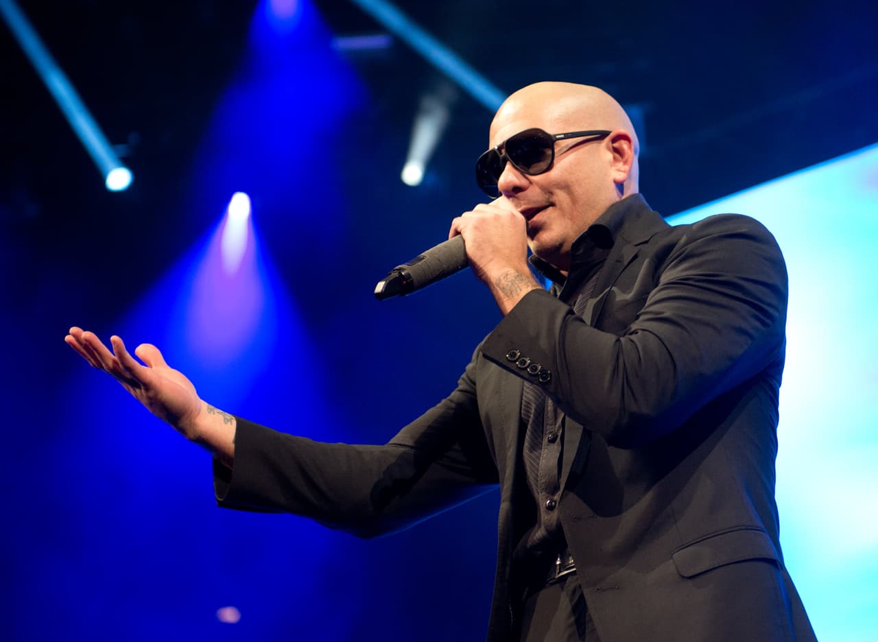 La gira, encabezada por 'Mr. 305' arrancará el 6 de julio en la ciudad de Fresno, California, y también visitará Canadá.