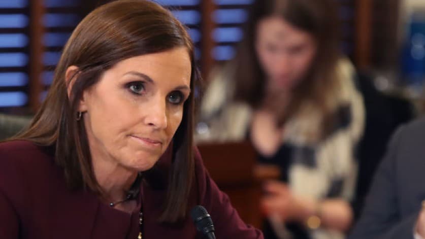 La exsenadora Martha McSally fue agredida sexualmente mientras corría: ella siguió y se enfrentó a su agresor 