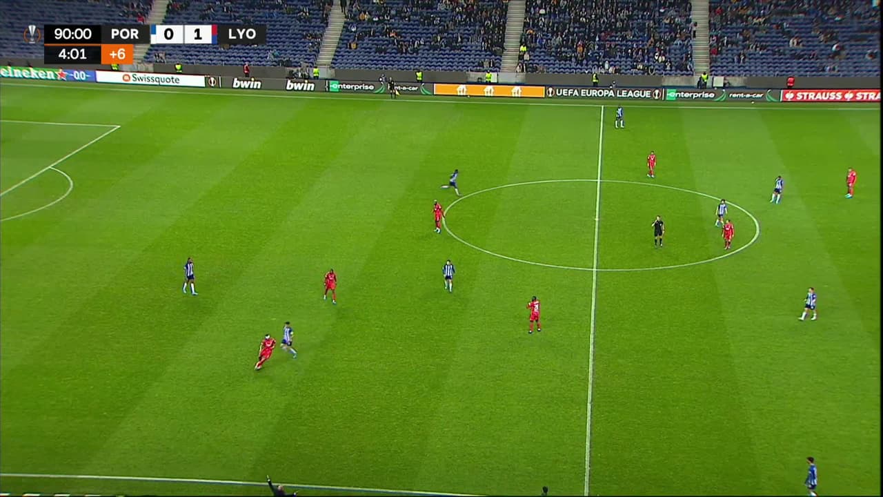 ¡GOL!  anota para FC Porto. Chancel Mbemba