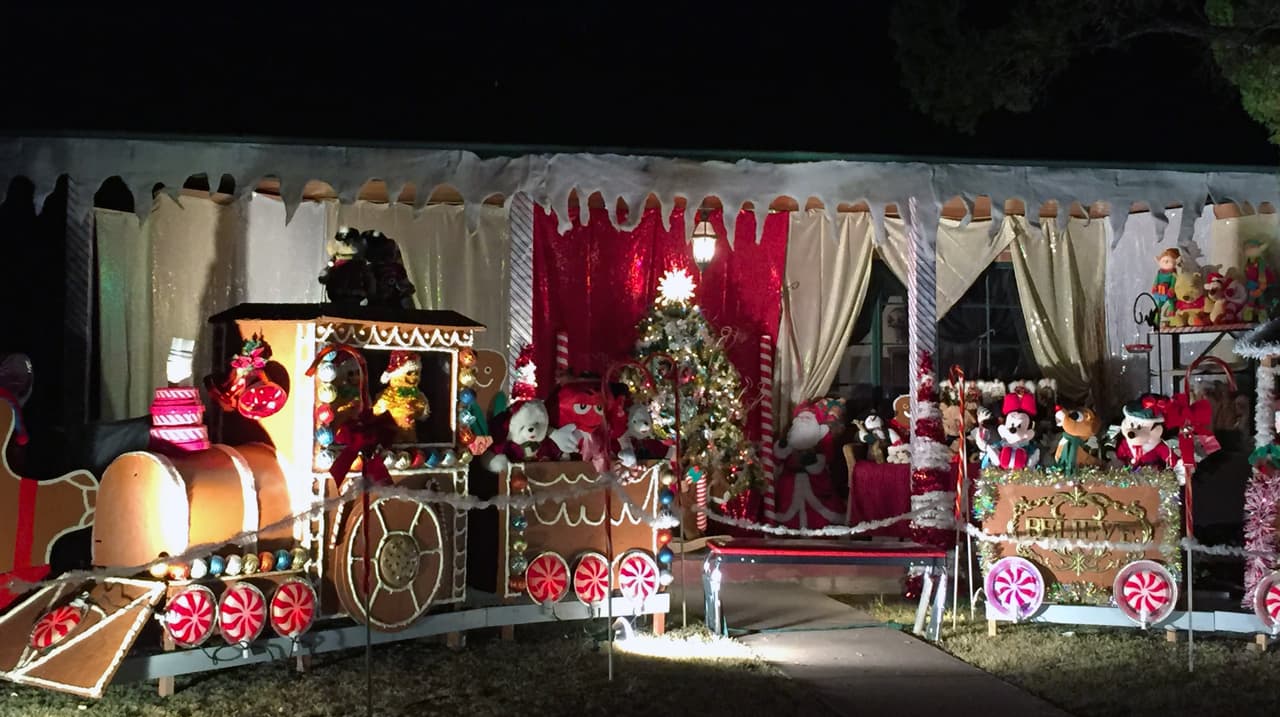 Este festival atrae cientos de personas provenientes de todo Arizona, así como turistas de otros estados, quienes interactúan con los residentes del vecindario.