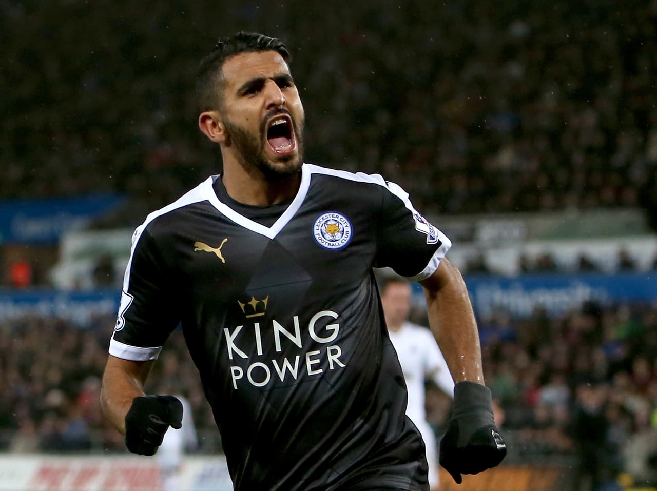 Swansea 0-3 Leicester City: 'Hat-trick' de Mahrez pone al Leicester líder de la Premier