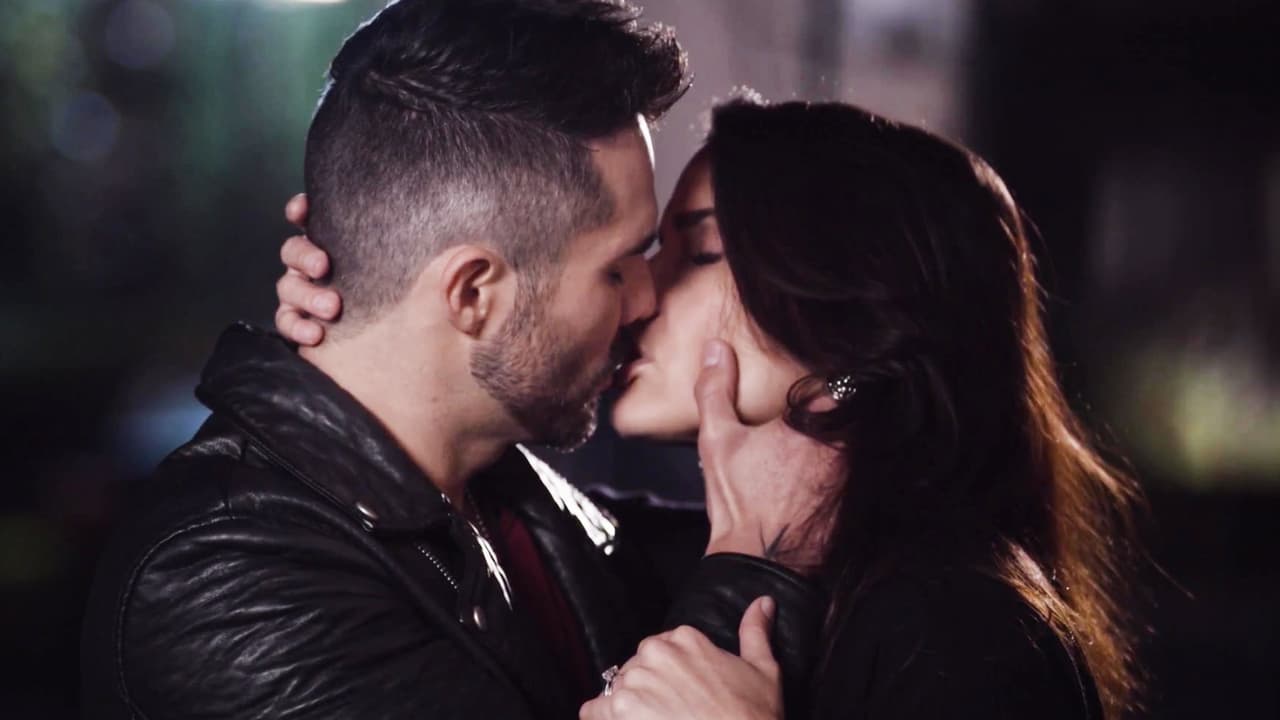 "También hubo otras escenas que se omitieron, porque no eran relevantes, porque no eran un beso de final o porque no era una escena que cambiaría la historia o sería trascendente, ahí sí quitaron los besos y los contactos físicos, pero en los demás nos preguntaban si queríamos hacerlas”, aclaró la actriz.