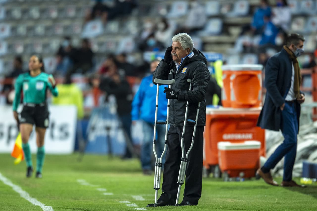 Tuca niega crisis en Tigres, pero acepta su descuido en la defensa