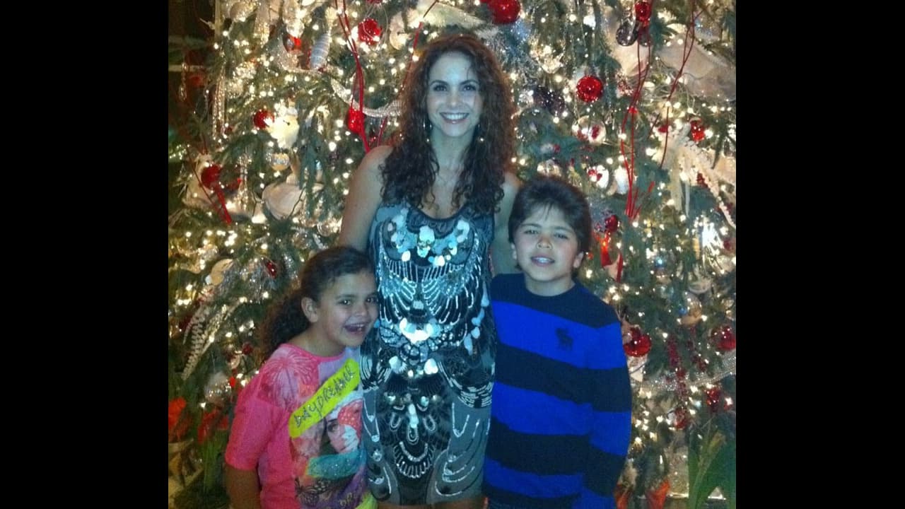 Lucero compartió una conmovedora foto del pasado junto a sus hijos
