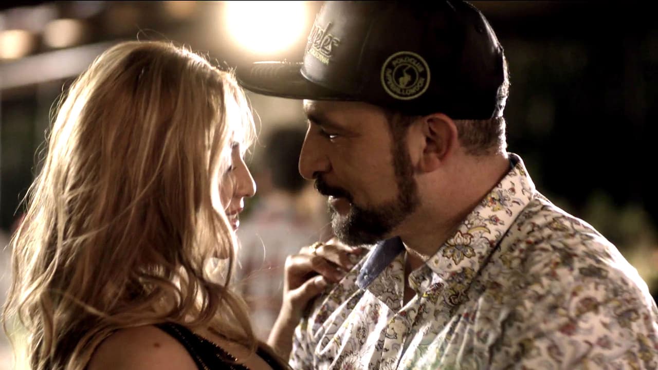 Esteban quedó impactado con lo guapa que está Chiquis y
<b><a href="http://www.univision.com/series/su-nombre-era-dolores/chiquis-y-esteban-vivieron-un-momento-muy-comprometedor-video">vivieron un momento muy comprometedor.</a></b>